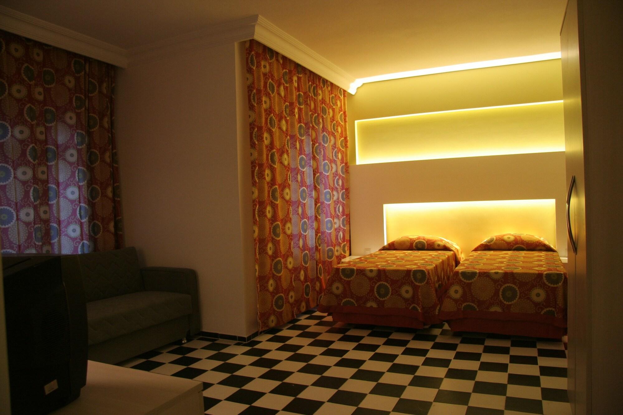 אלאניה Orient Suite Hotel מראה חיצוני תמונה